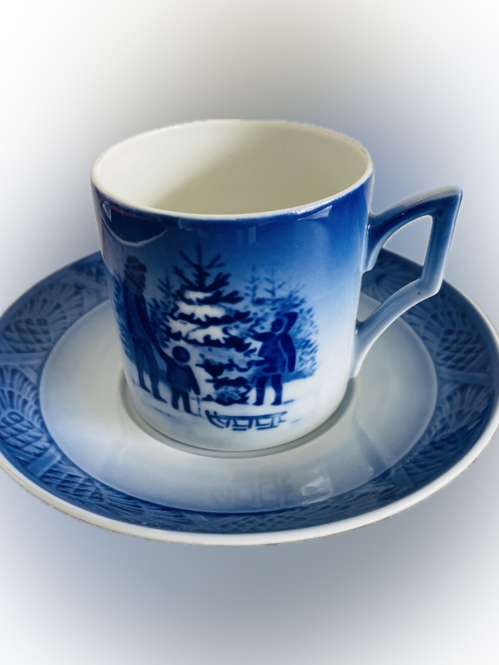 Royal Copenhagen Choosing Christmas Tree Porcelain Teacup  Saucer Danish Denmark